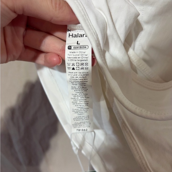 Halara tank top - Picture 3 of 3